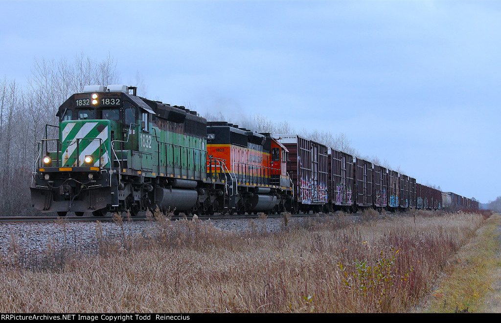 BNSF 1832